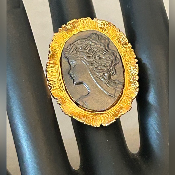Bronze Black Cameo Ring - Picture 1 of 8